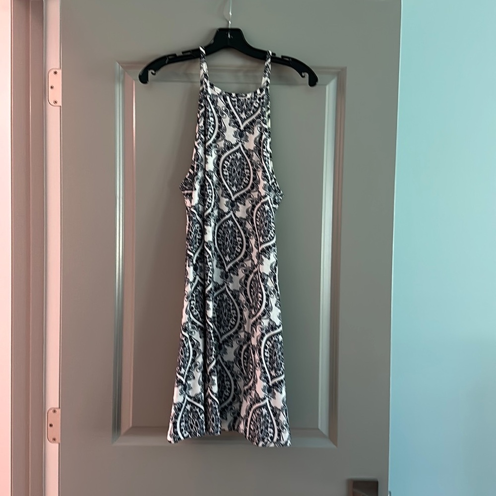 Angie cover up dress size M